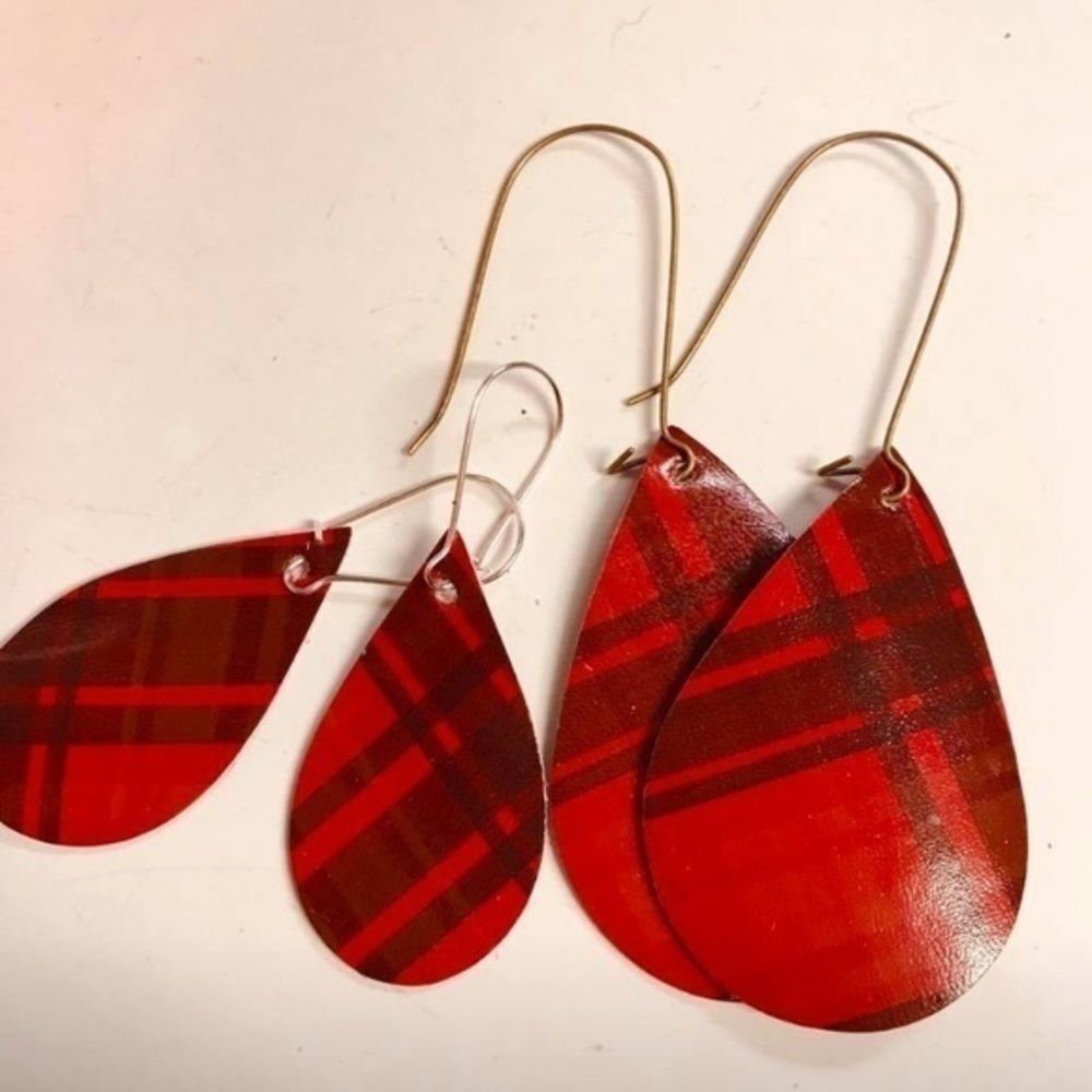 Real leather handmade earrings plaid red​